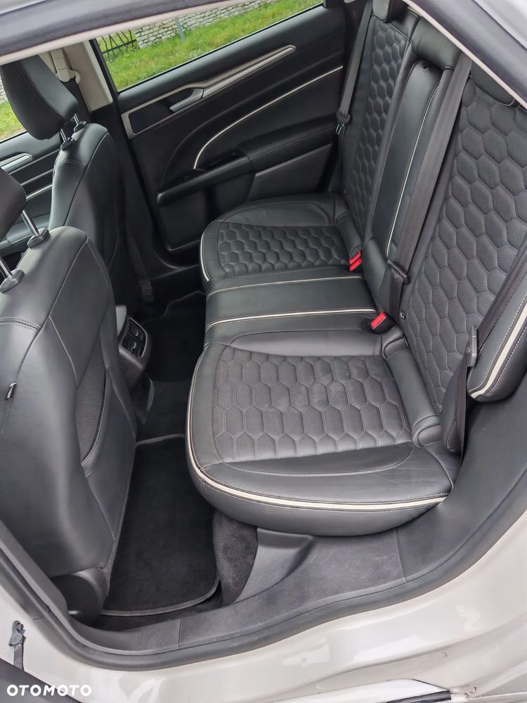Ford Mondeo 2.0 Hybrid Vignale - 10