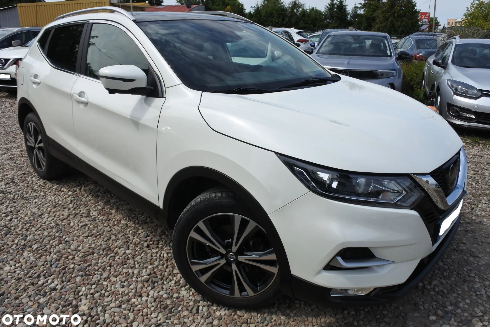 Nissan Qashqai 1.2 DIG-T Xtronic TEKNA - 1