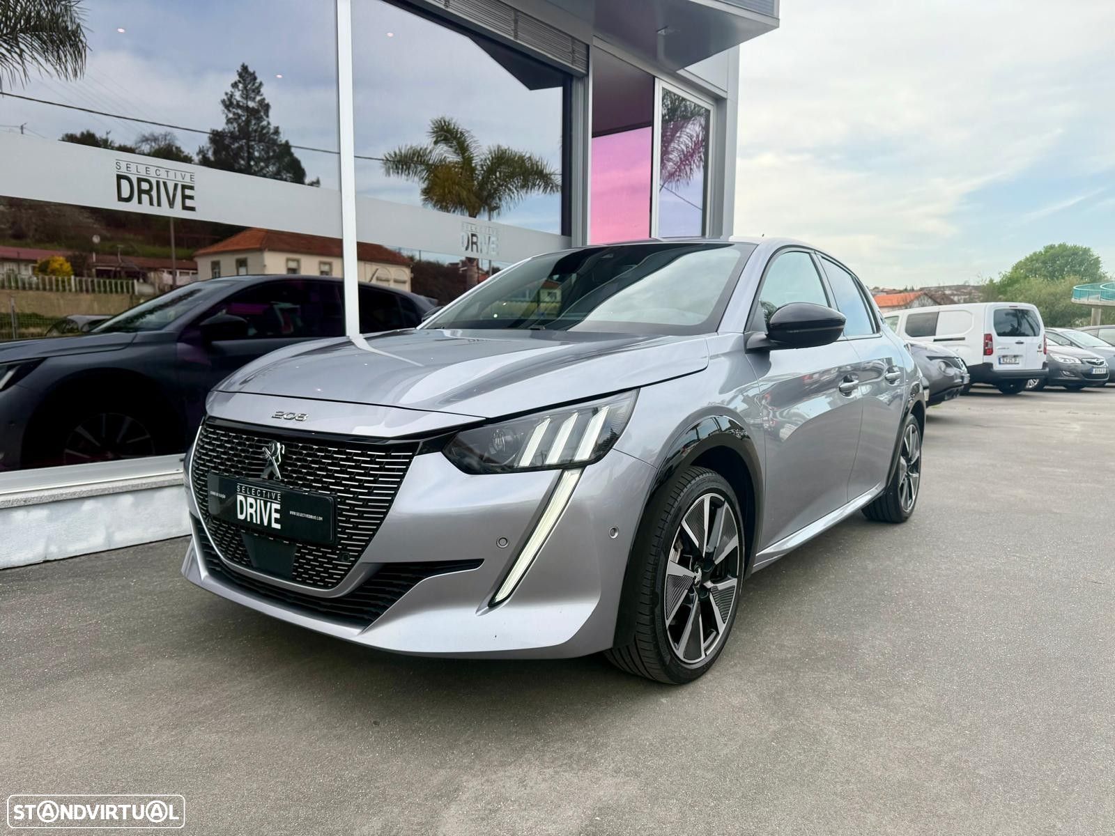 Peugeot e-208 50 kWh GT Pack - 1