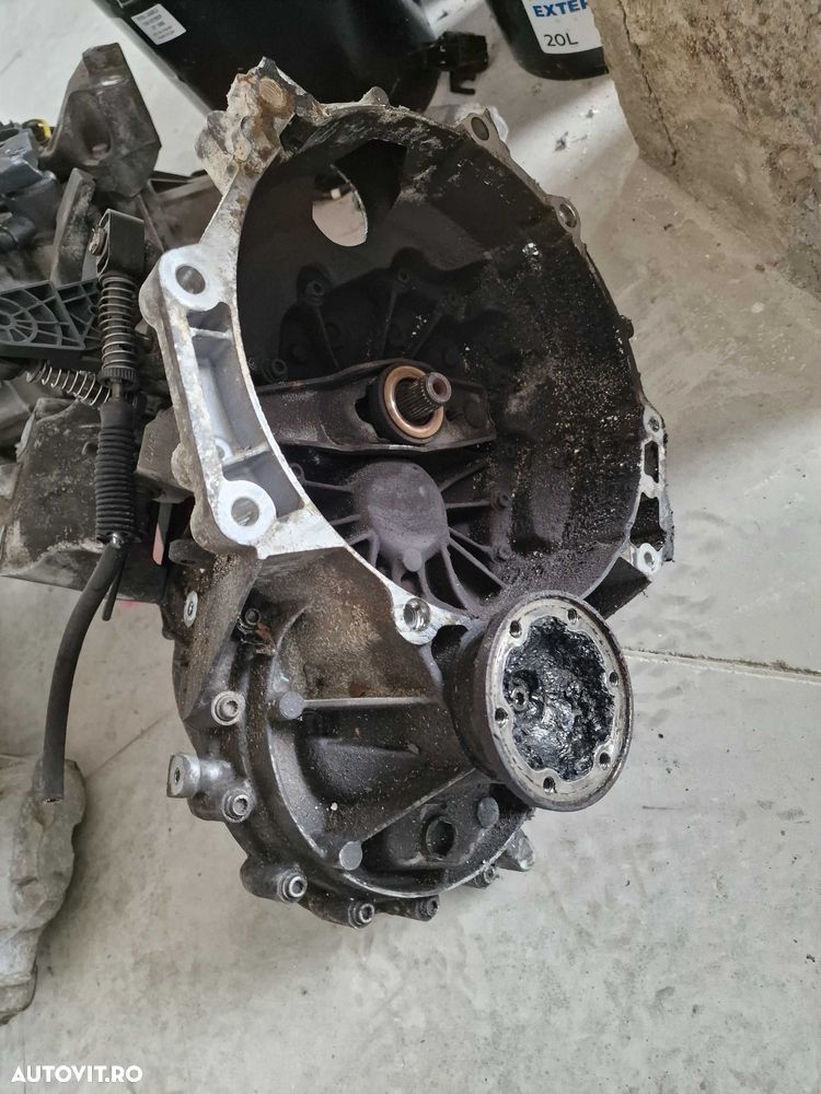 Cutie Viteze JPG Vw Golf 5 6 1.4TSI 6+1Viteze JPG - 3