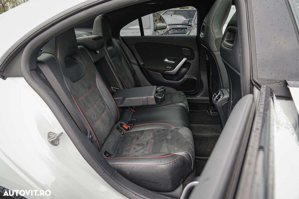 Mercedes-Benz CLA 250 e 8G-DCT AMG Line - 14