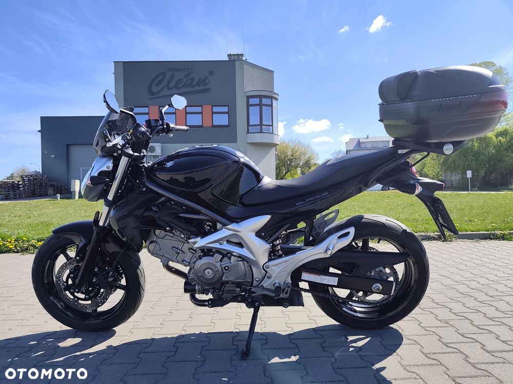 Suzuki Gladius - 5