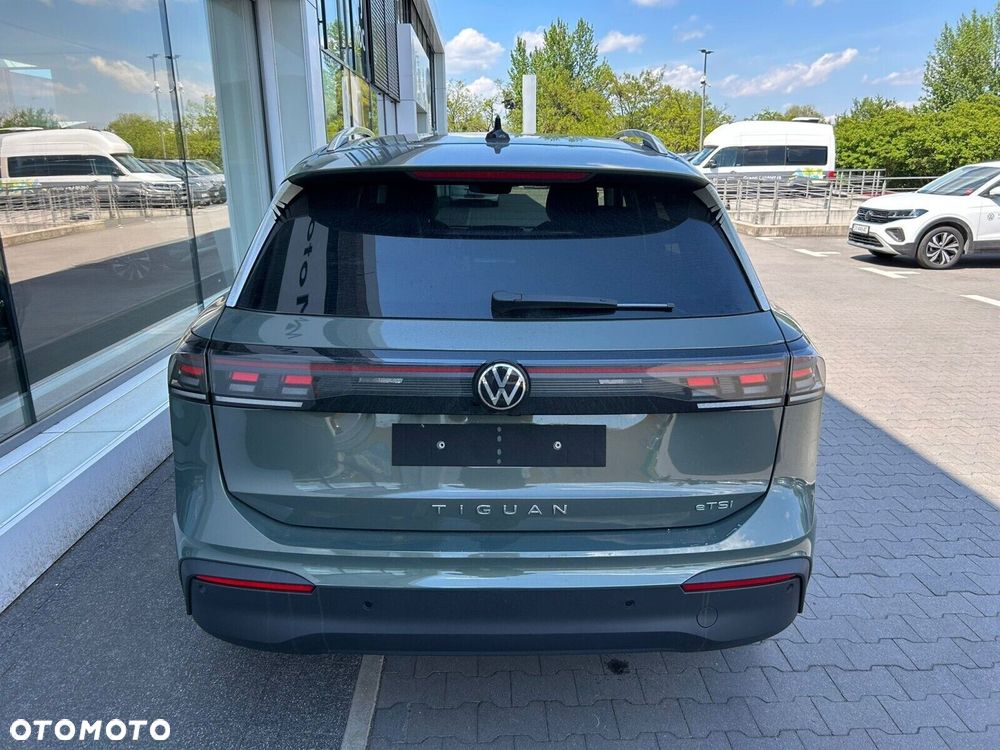 Volkswagen Tiguan - 12