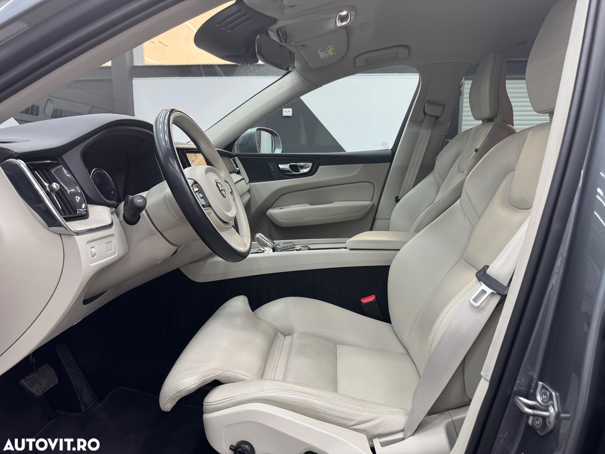 Volvo XC 60 B4 MHEV AT8 AWD Inscription - 6