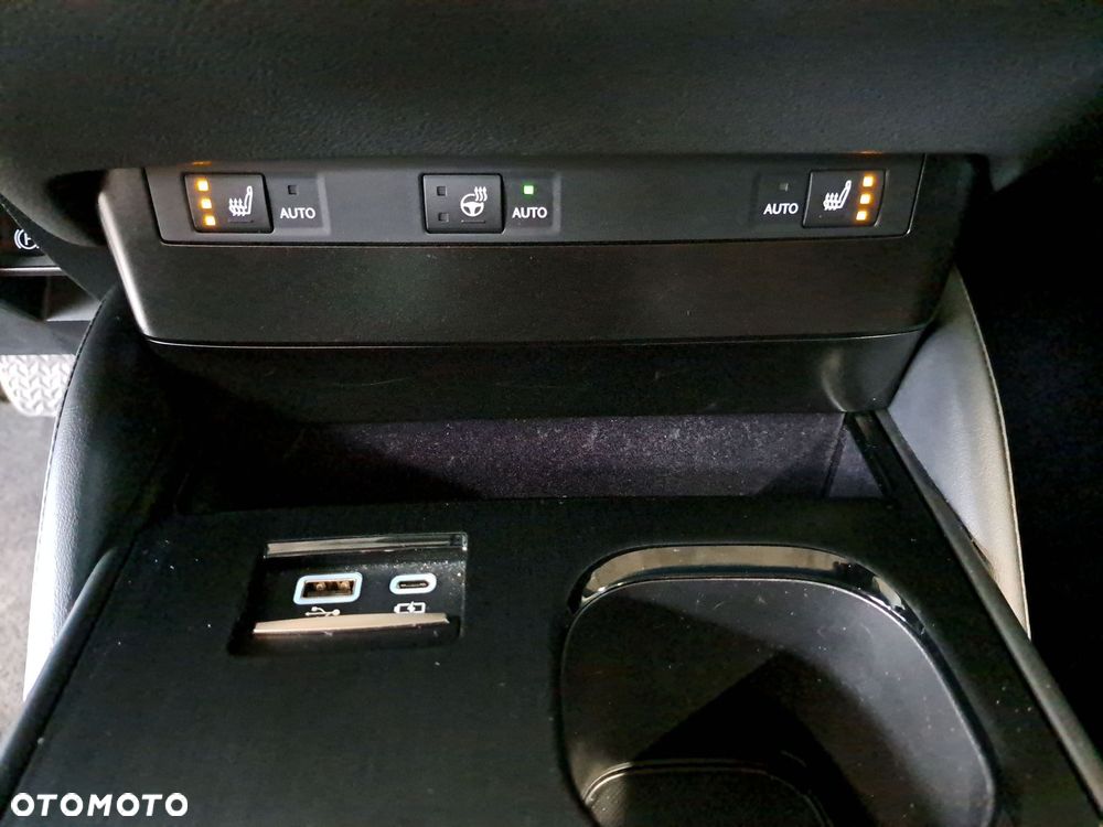 Lexus ES 300h Business Edition - 27