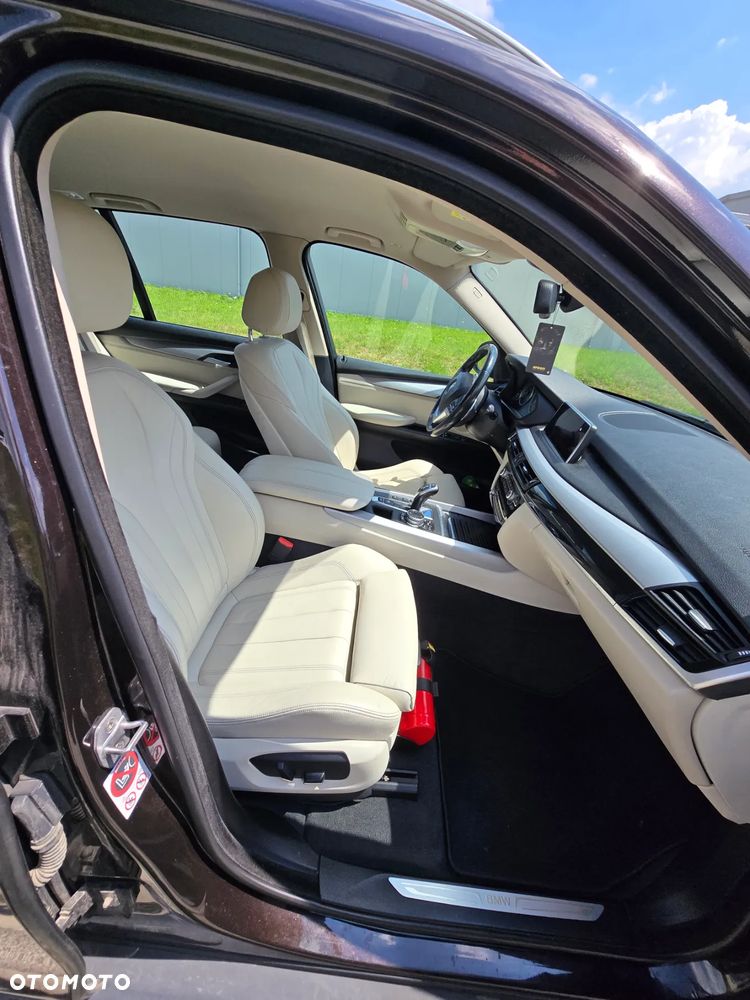 BMW X5 xDrive25d - 23