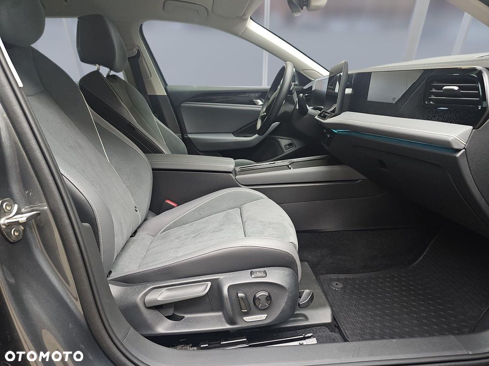 Volkswagen Passat - 11