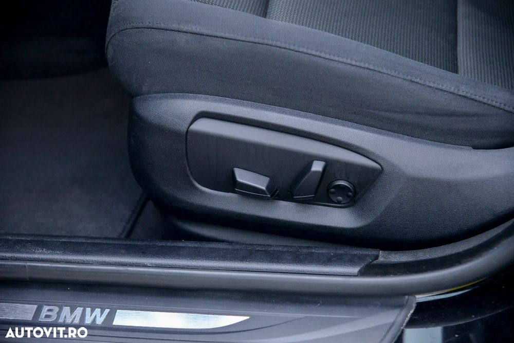 BMW Seria 5 520d Aut. Luxury Line - 12