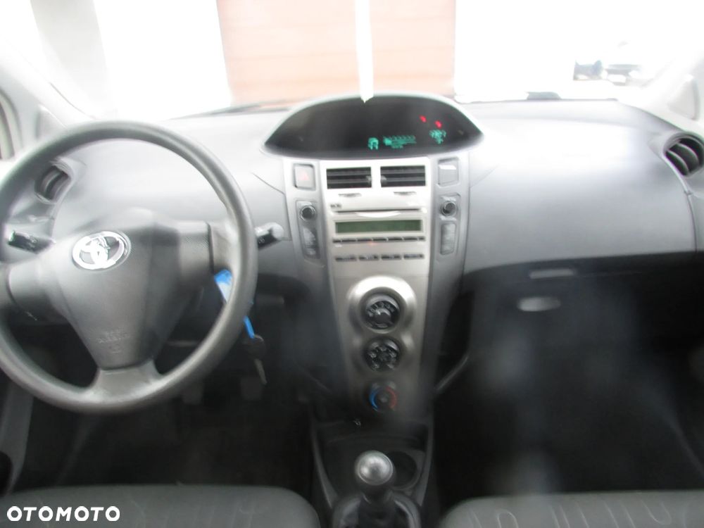 Toyota Yaris 1.0 VVT-i Cool - 15