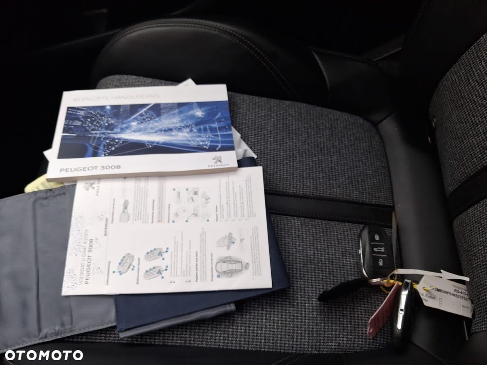 Peugeot 3008 PureTech 130 Stop & Start GPF Allure Business-Paket - 26
