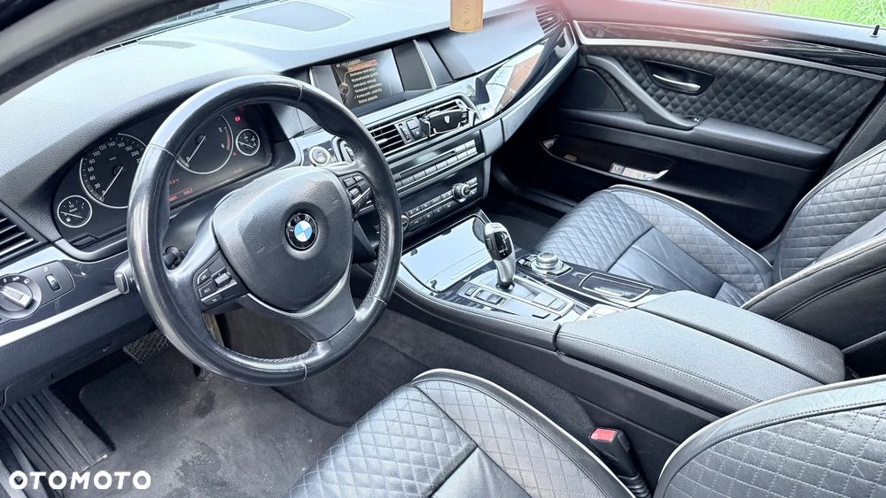 BMW Seria 5 518d Luxury Line - 12