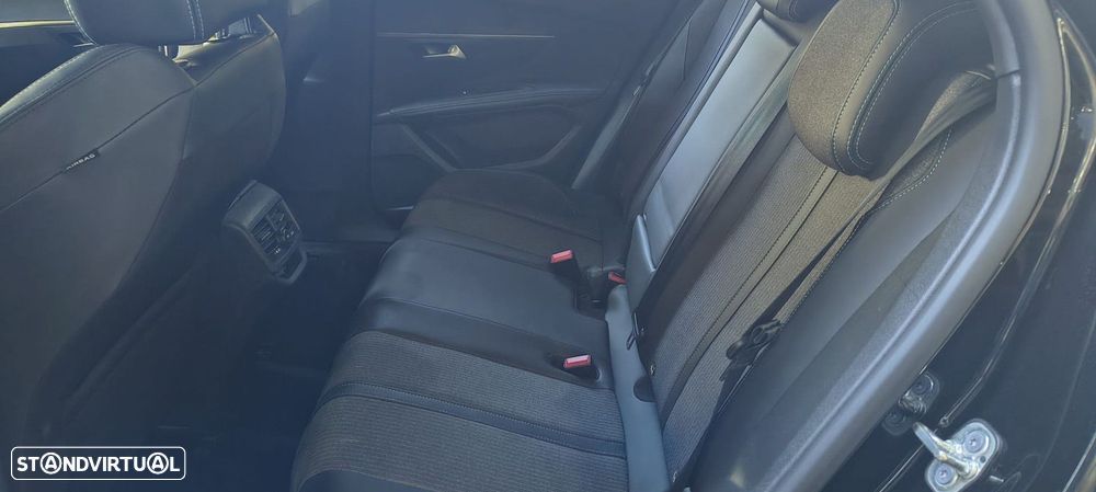 Peugeot 3008 1.2 PureTech Allure Pack EAT8 - 19