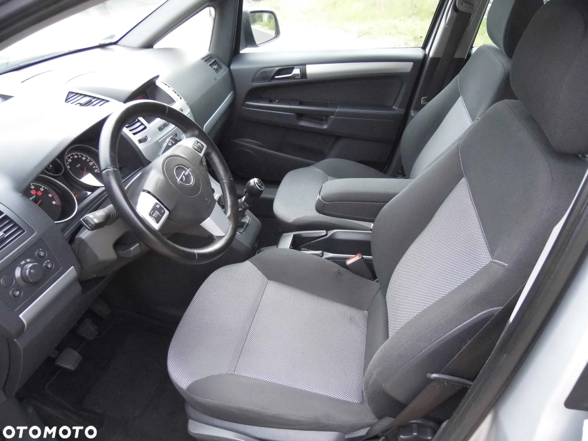 Opel Zafira 1.8 Design Edition - 27