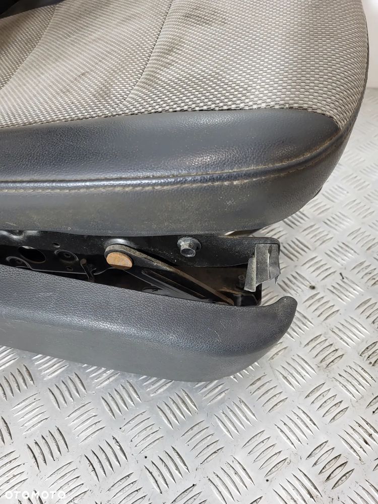 Hyundai H350 Fotel Kierowcy Lewy Przód - 9