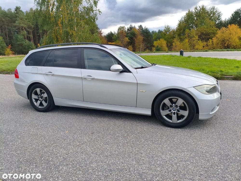 BMW Seria 3 320d DPF Touring - 18