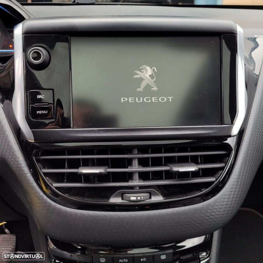 Peugeot 2008 1.2 PureTech Allure - 11