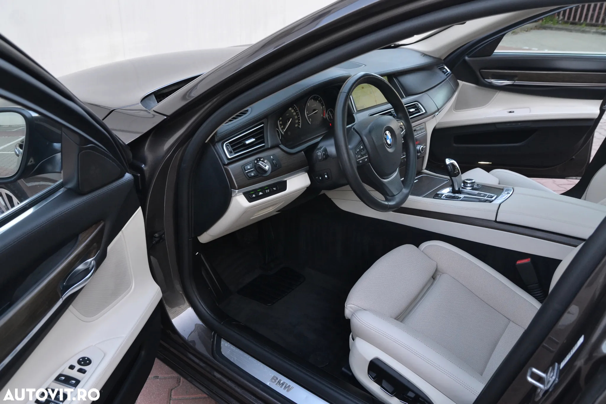 BMW Seria 7 730d Edition Exclusive - 12