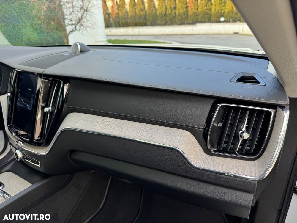 Volvo XC 60 Recharge T8 Twin Engine eAWD Inscription - 20