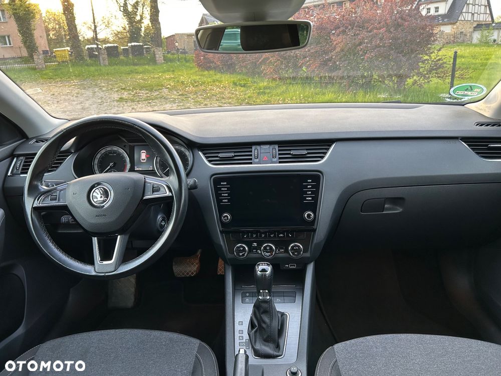 Skoda Octavia Combi 2.0 TDI DSG Soleil - 9