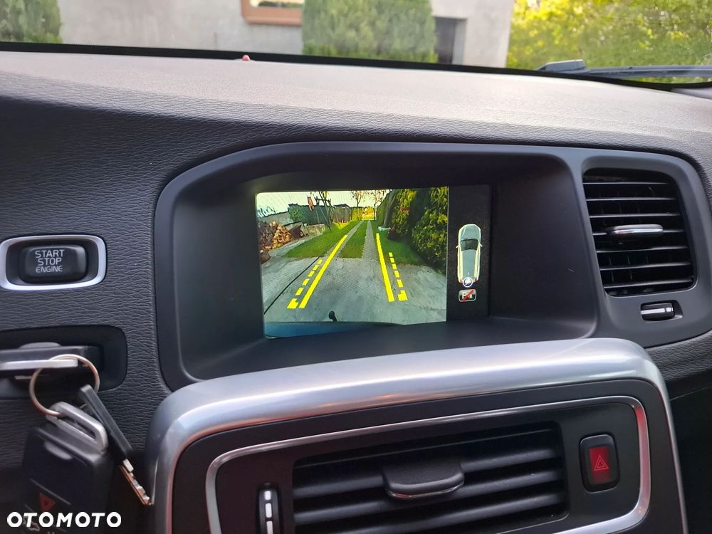 Volvo V60 D6 AWD Plug-in Hybrid Summum - 8