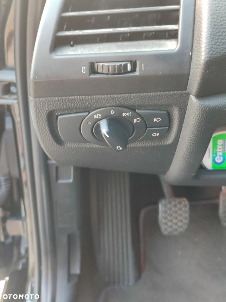 BMW Seria 1 120d DPF - 7