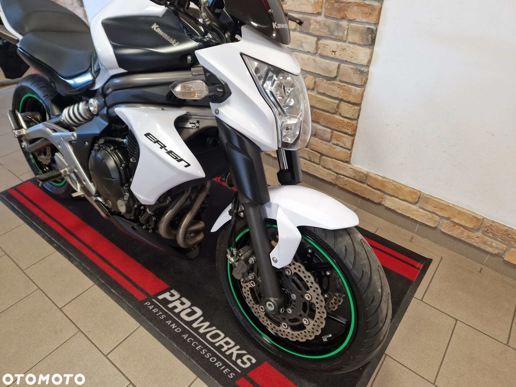 Kawasaki ER - 29