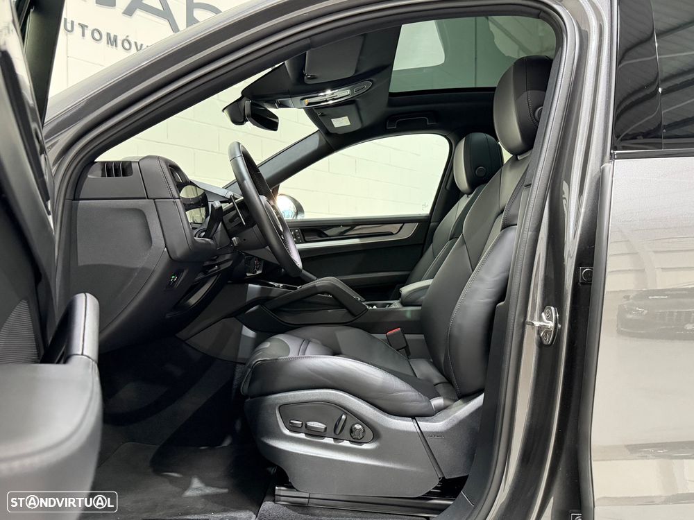 Porsche Cayenne Coupé E-Hybrid - 6