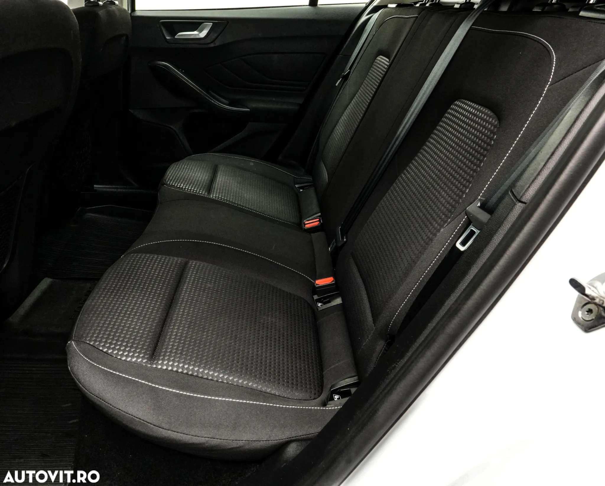 Ford Focus 1.5 EcoBlue Titanium Business - 16