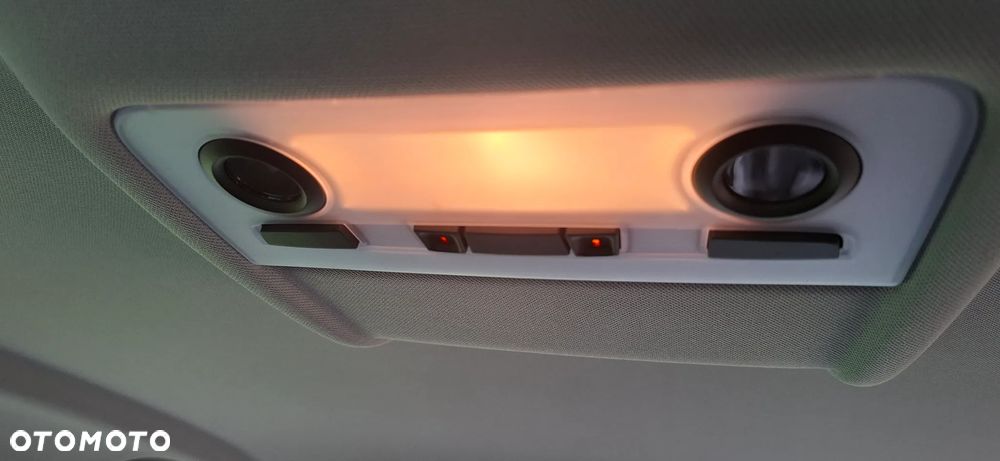 BMW Seria 3 325i - 24