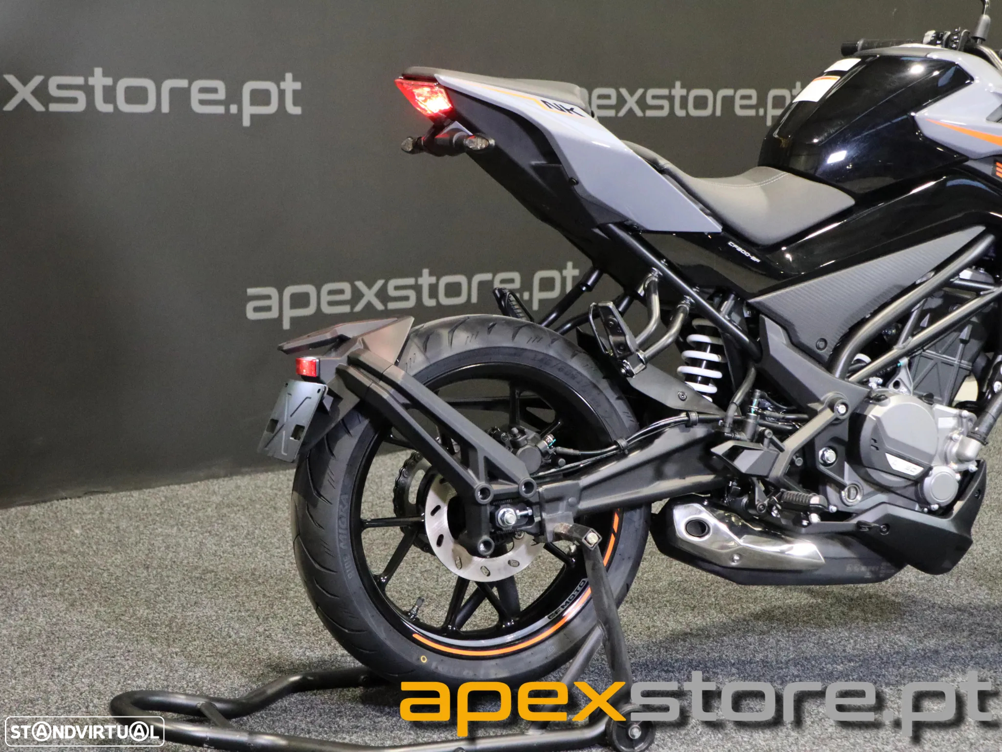 CF Moto 300NK - 5