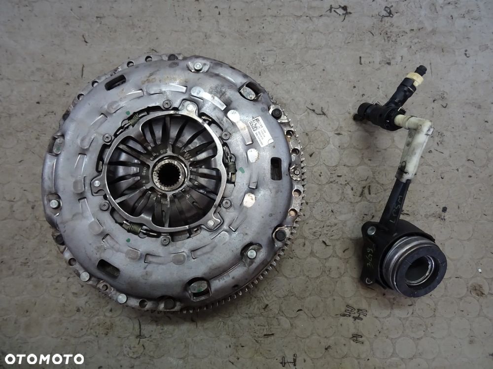 04L141015M kolo dwumasowe sprzeglo tarcza docisk  2.0TDI 150KM Manual VW Passat B8 czesci - 1