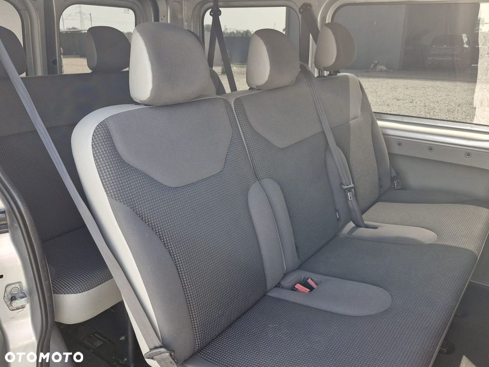 Opel Vivaro - 10