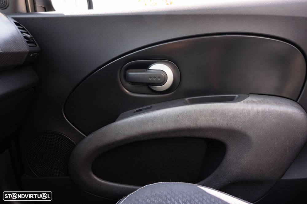 Nissan Micra CC 1.4 Tekna AC+JLL - 15