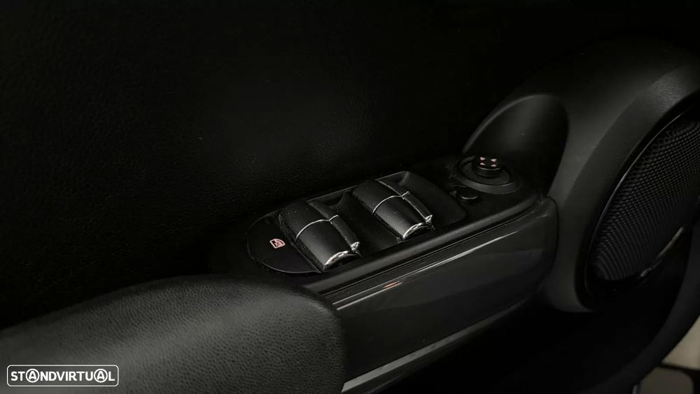 MINI 5 Portas One D - 21