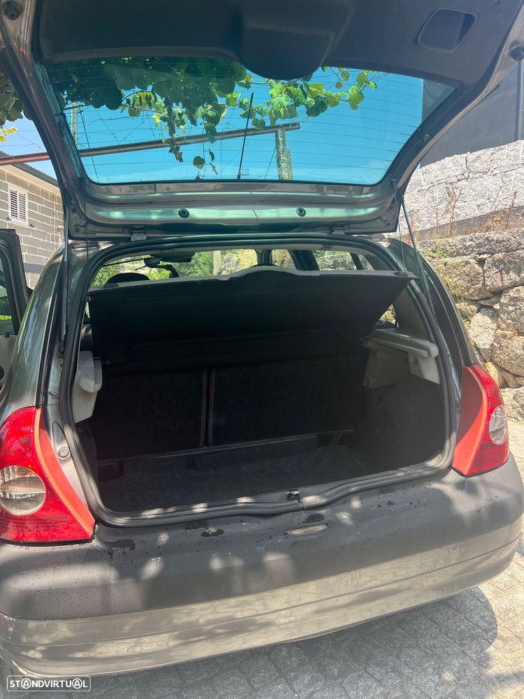 Renault Clio 1.2 16V Expression - 9