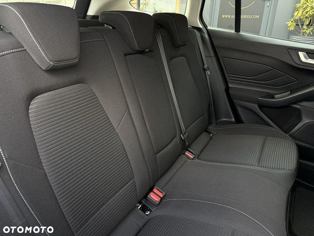 Ford Focus 1.0 EcoBoost Titanium X - 31