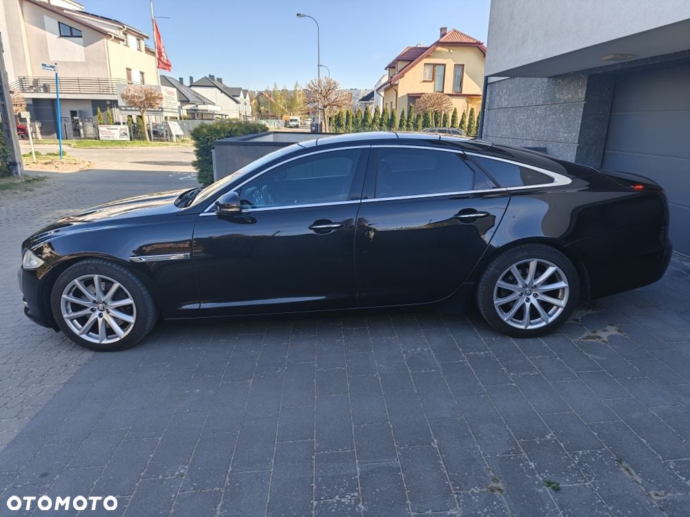 Jaguar XJ - 4