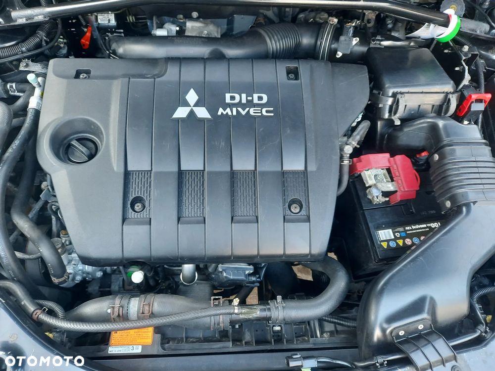 Mitsubishi Outlander - 33