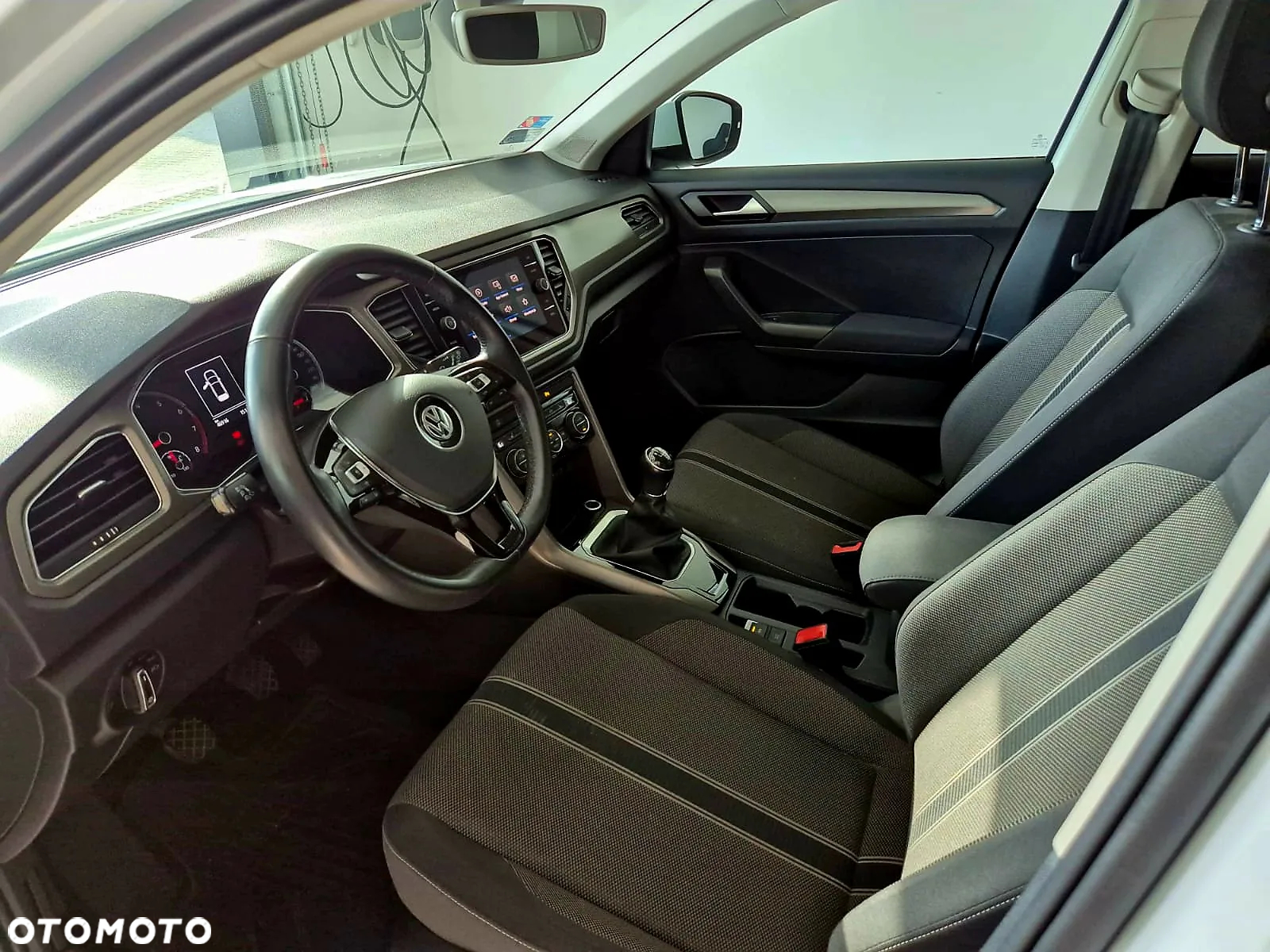 Volkswagen T-Roc 1.0 TSI Advance - 10