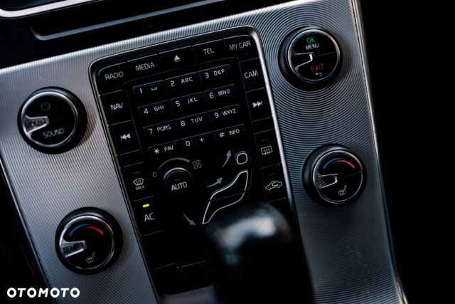 Volvo V60 D3 Geartronic R-Design - 16