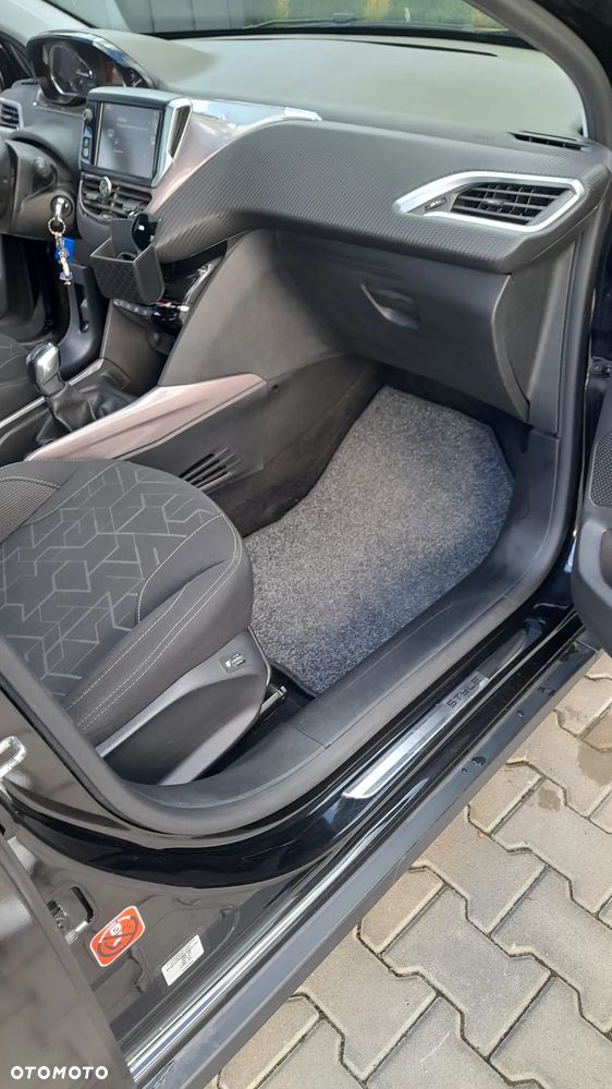 Peugeot 2008 - 17