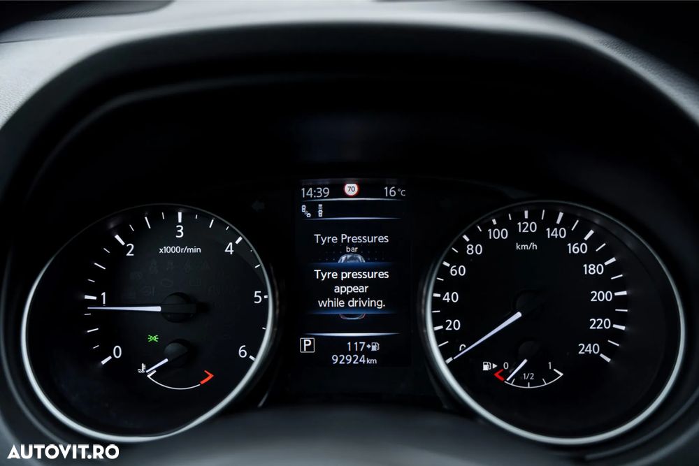 Nissan Qashqai 1.6 DCI Xtronic TEKNA+ - 32