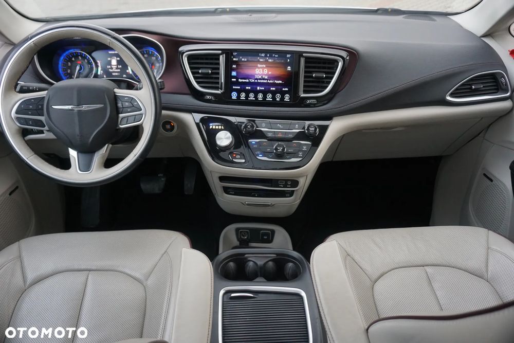 Chrysler Pacifica - 20