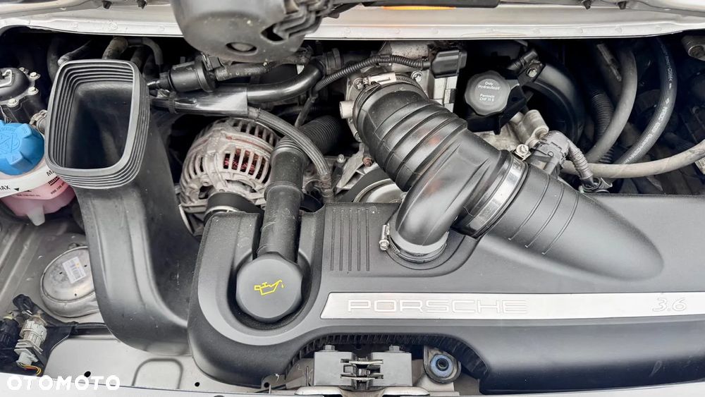 Porsche 911 Carrera - 8