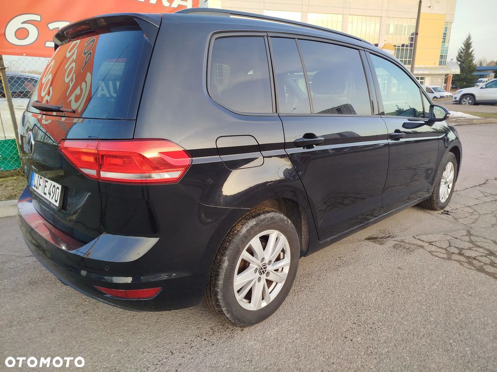 Volkswagen Touran 2.0 TDI SCR DSG Comfortline - 4