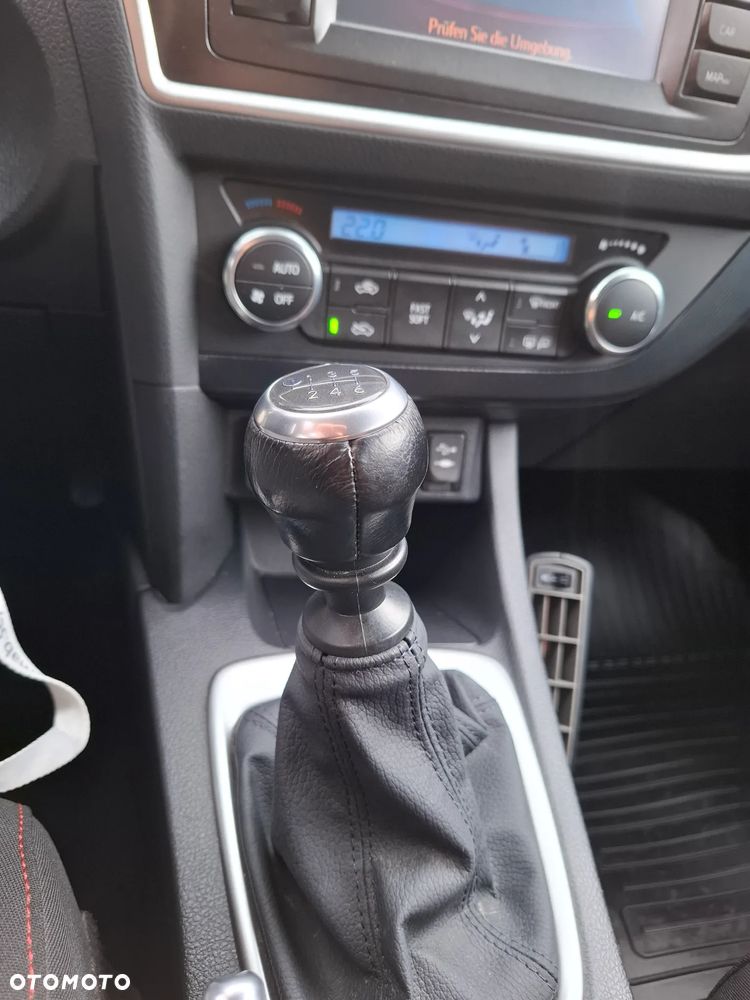 Toyota Auris 1.6 Premium Start - 34