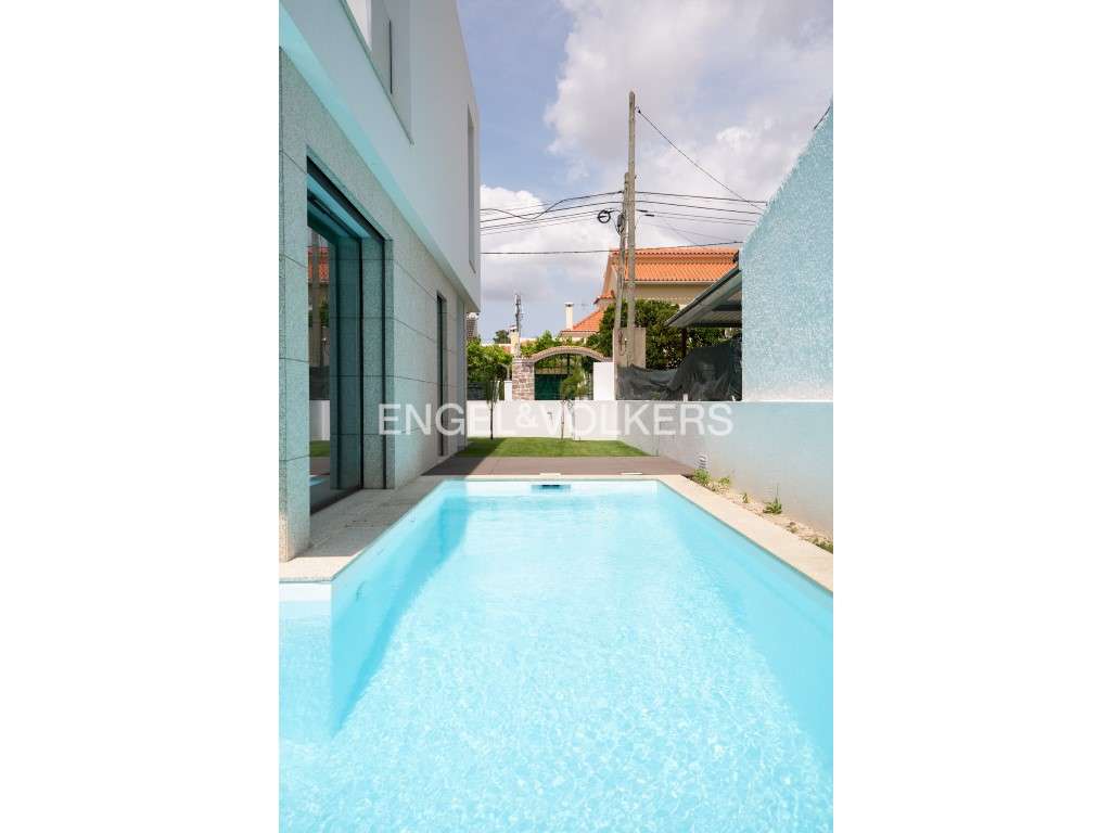 Elegante Moradia T4 com Piscina, na Aroeira - Grande imagem: 4/39