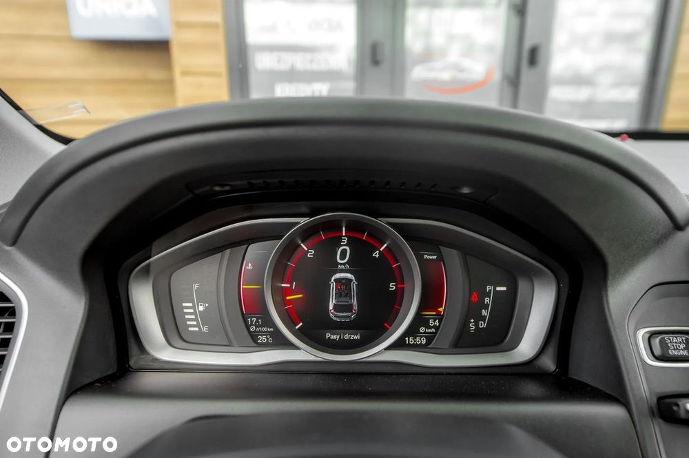 Volvo XC 60 D5 AWD Geartronic Ocean Race - 27