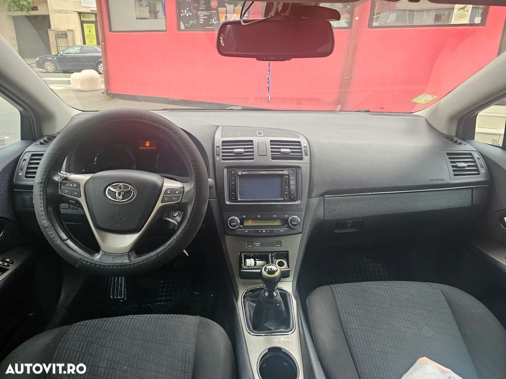 Toyota Avensis - 13
