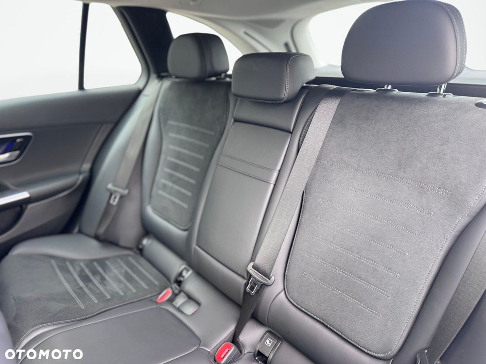 Mercedes-Benz Klasa C 180 mHEV AMG - 13